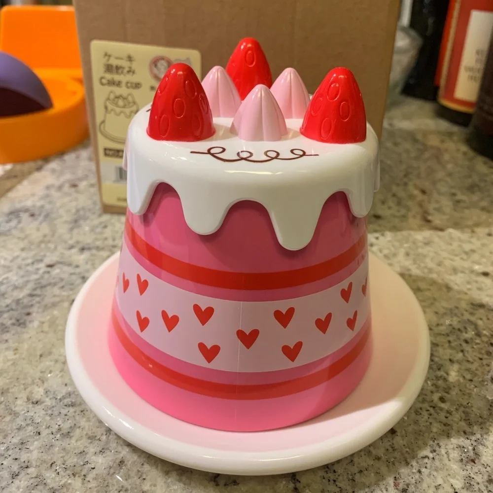 Plastic cute dessert looking cup - Picture 2 of 8